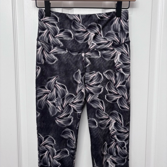 Black Floral Active Leggings | Champion Size S - Picture 3 of 9